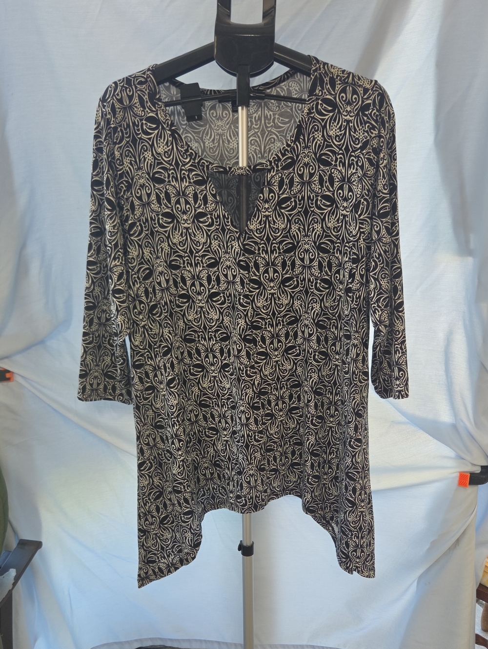 Cable & Gauge Black and White Swirl Print Top   Size 1x